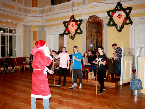 XXL Weihnachtsdiscoparty Schüler 14.12.19 – Foto 44