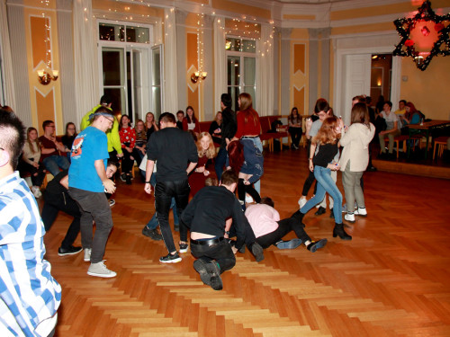 XXL Weihnachtsdiscoparty Schüler 14.12.19 – Foto 53