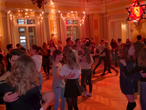 XXL Weihnachtsdiscoparty Schüler 14.12.19 – Foto 62