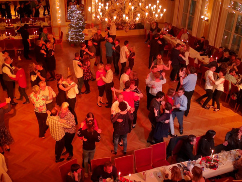 2. Feuerzangenbowle TS Swing 15.12.2019 – Foto 13