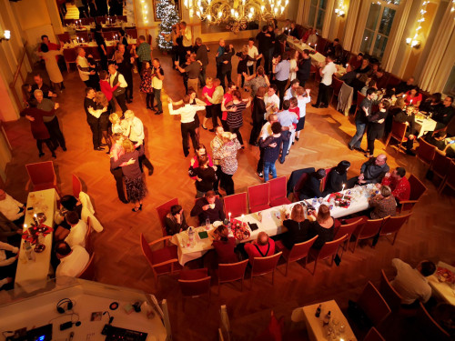 2. Feuerzangenbowle TS Swing 15.12.2019 – Foto 14