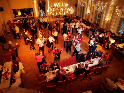 2. Feuerzangenbowle TS Swing 15.12.2019 – Foto 16