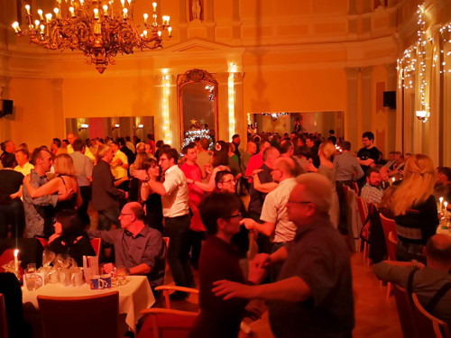 2. Feuerzangenbowle TS Swing 15.12.2019 – Foto 22