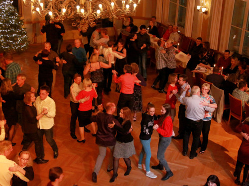 2. Feuerzangenbowle TS Swing 15.12.2019 – Foto 35