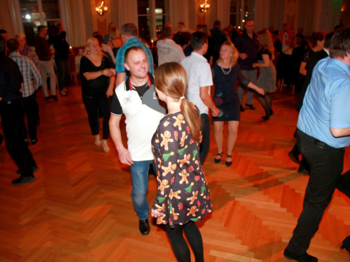 2. Feuerzangenbowle TS Swing 15.12.2019 – Foto 43