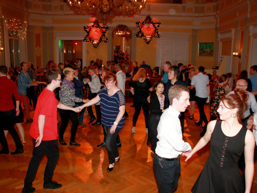 2. Feuerzangenbowle TS Swing 15.12.2019 – Foto 45
