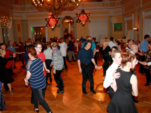 2. Feuerzangenbowle TS Swing 15.12.2019 – Foto 47