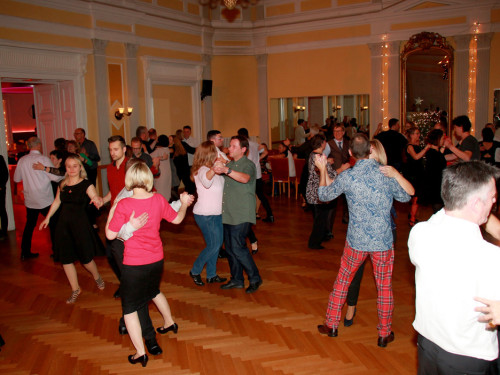 2. Feuerzangenbowle TS Swing 15.12.2019 – Foto 53