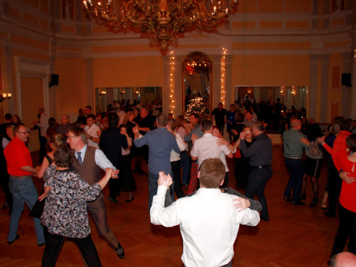 2. Feuerzangenbowle TS Swing 15.12.2019 – Foto 55