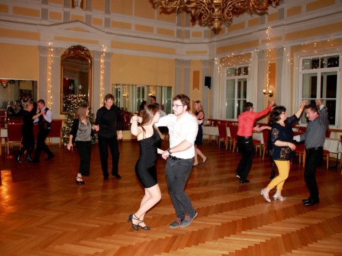 2. Feuerzangenbowle TS Swing 15.12.2019 – Foto 60