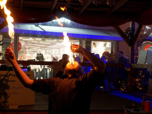 Feuershow Weihnachtsmarkt 18.12.2019 – Foto 30