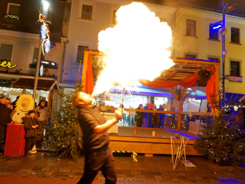 Feuershow Weihnachtsmarkt 18.12.2019 – Foto 35