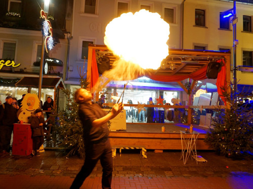 Feuershow Weihnachtsmarkt 18.12.2019 – Foto 38