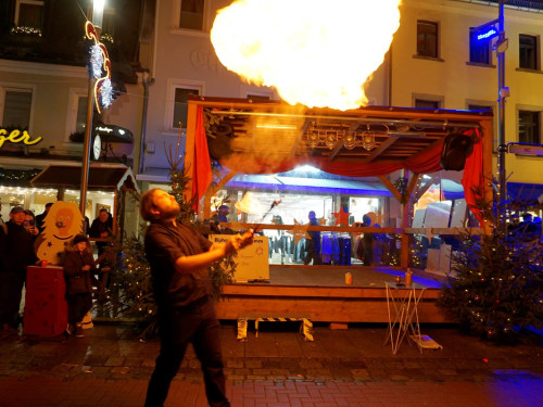 Feuershow Weihnachtsmarkt 18.12.2019 – Foto 39