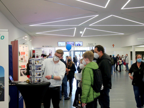 20. Hofer Ausbildungsmesse 9.10.2021 Freiheitshalle Hof – Foto 12
