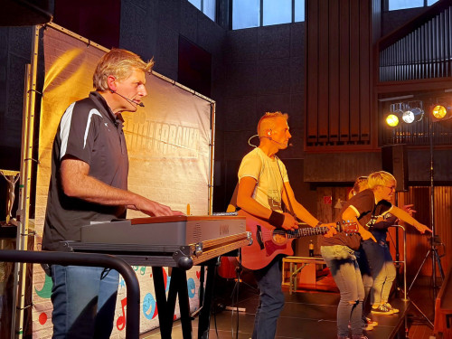 KinderKonzert Mike Müllbauer & Andy EJW Hof – Foto 18