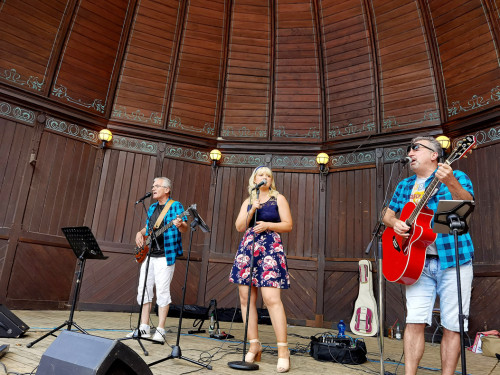 Promenadenkonzert Easy Rockets 12.6.22 – Foto 47