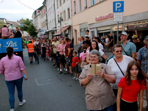 Hofer Volksfest Umzug 2022 Zuschauer – Foto 25
