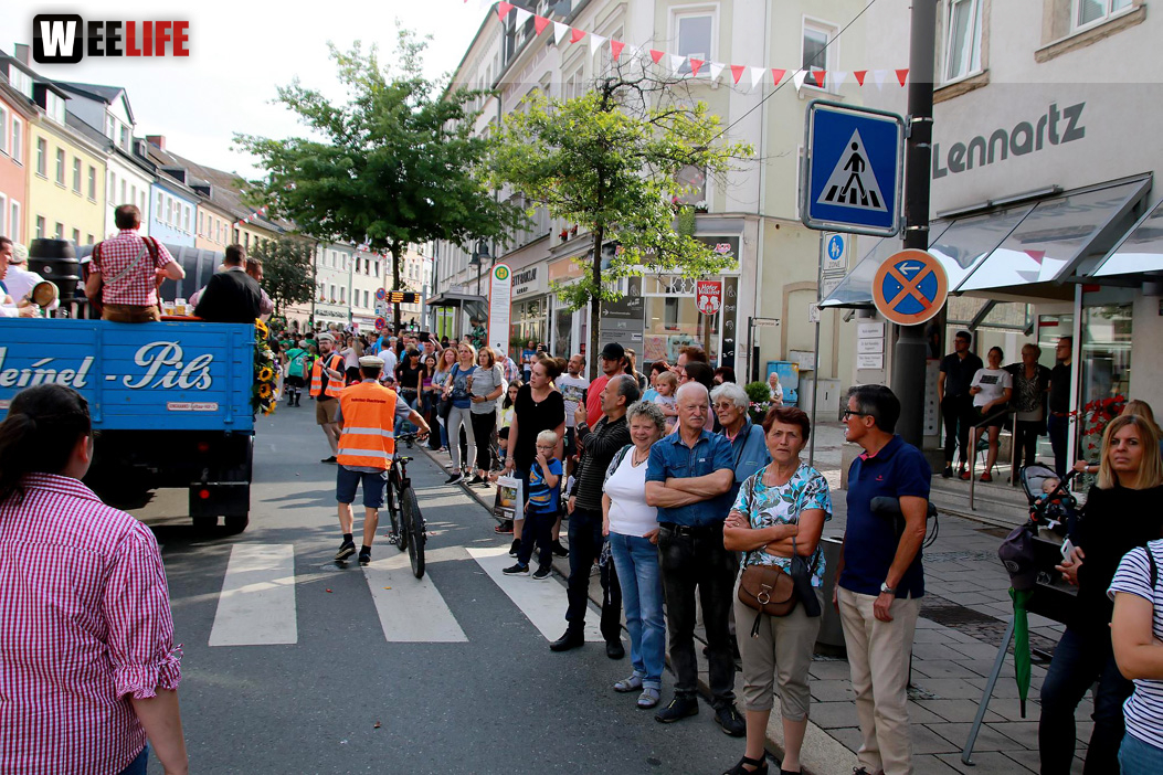 Hofer Volksfest Umzug 2022 Zuschauer