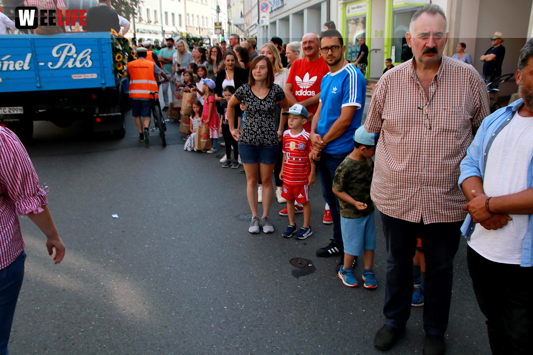 Hofer Volksfest Umzug 2022 Zuschauer