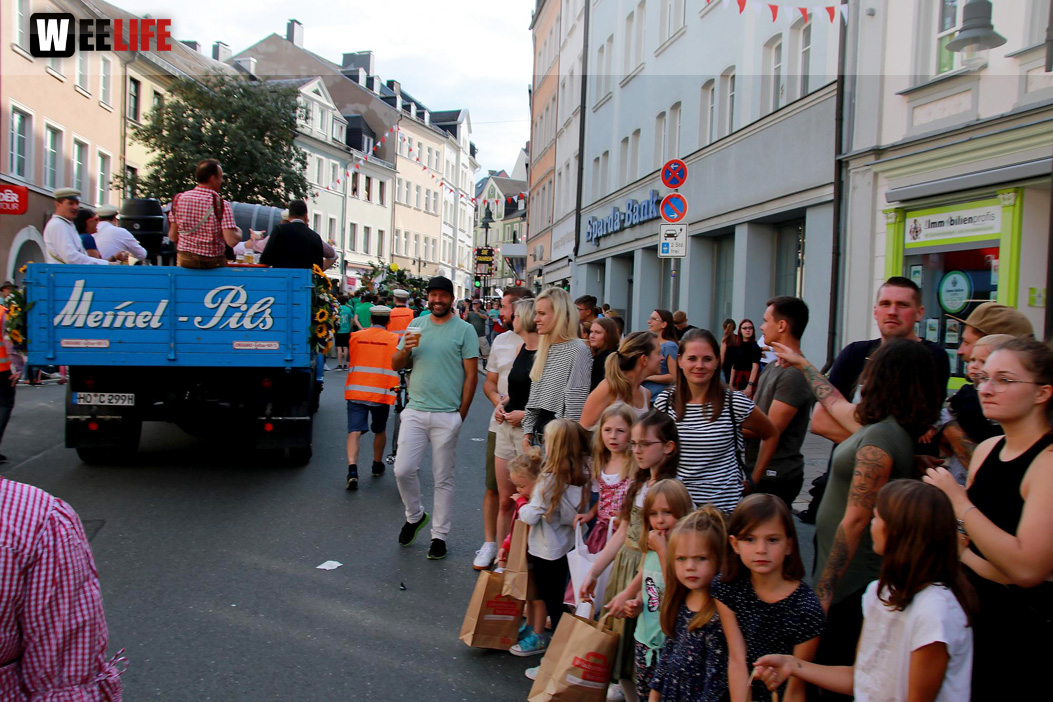Hofer Volksfest Umzug 2022 Zuschauer