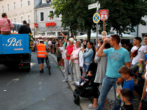 Hofer Volksfest Umzug 2022 Zuschauer – Foto 58