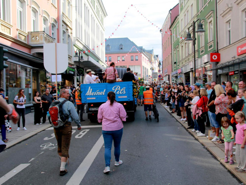 Hofer Volksfest Umzug 2022 Zuschauer – Foto 63