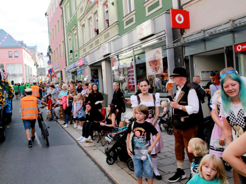 Hofer Volksfest Umzug 2022 Zuschauer – Foto 69