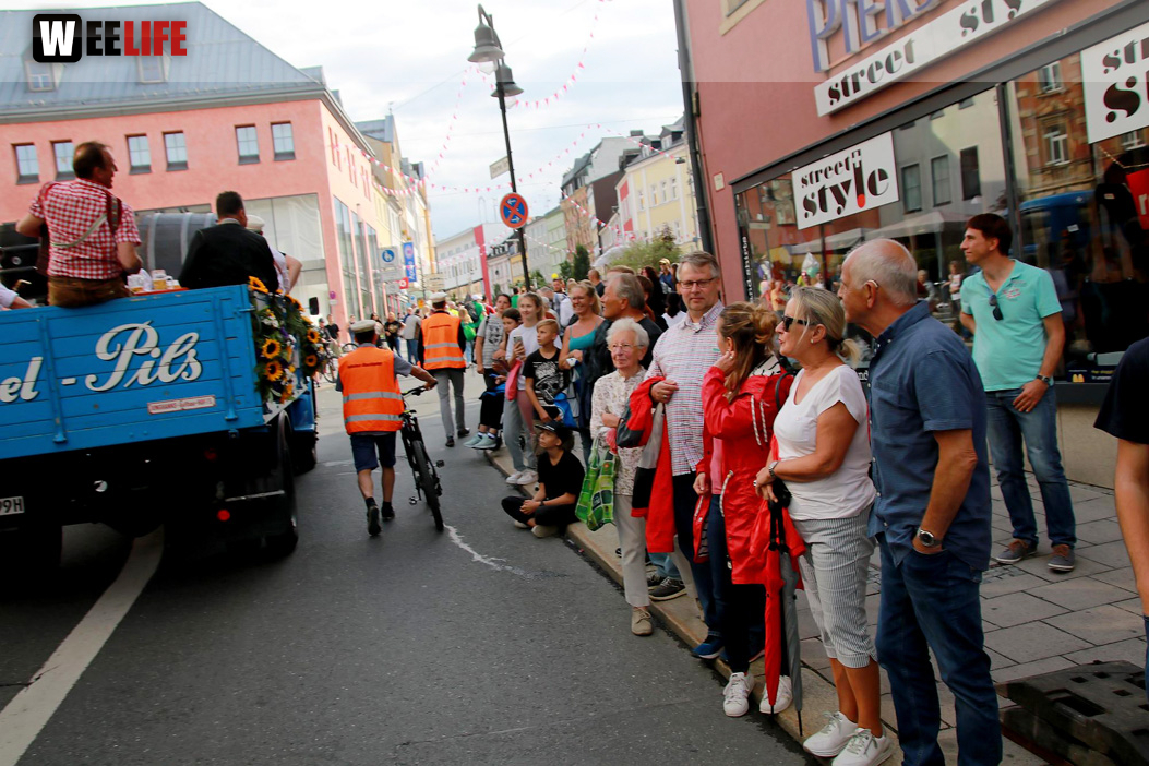 Hofer Volksfest Umzug 2022 Zuschauer