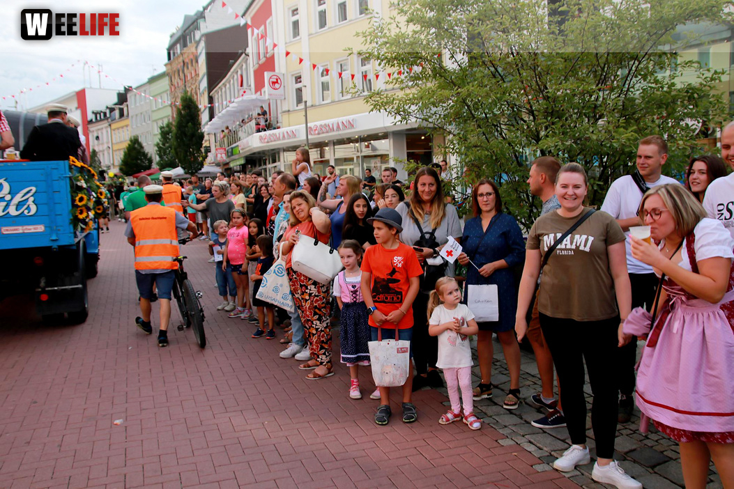 Hofer Volksfest Umzug 2022 Zuschauer