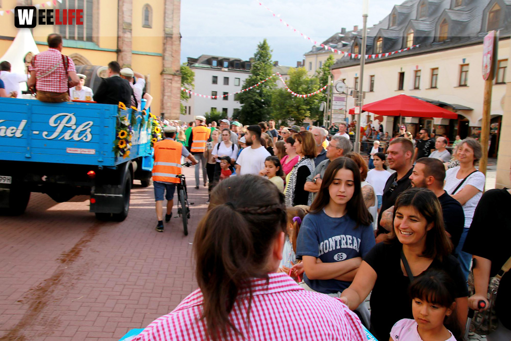 Hofer Volksfest Umzug 2022 Zuschauer