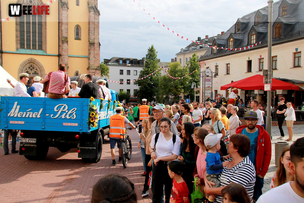 Hofer Volksfest Umzug 2022 Zuschauer