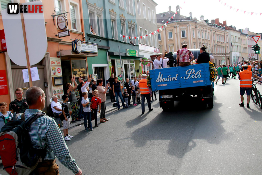 Hofer Volksfest Umzug 2022 Zuschauer