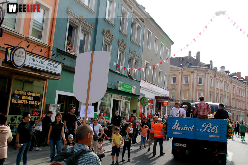 Hofer Volksfest Umzug 2022 Zuschauer