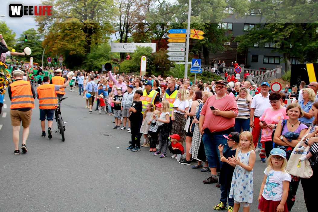 Hofer Volksfest Umzug 2022 Zuschauer
