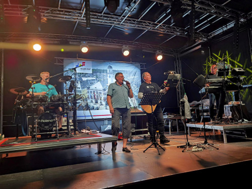 Hofer Volksfest 2022 Late Night Trio 2.8.22 – Foto 17