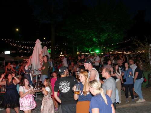 Hofer Volksfest 2022 Rockwerk Schlagerparty 4.8.22 – Foto 139