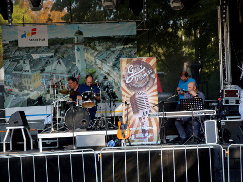Hofer Volksfest 2022 Nachmittag mit Play again Sam light 5.8.22 – Foto 44