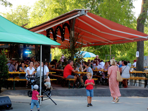 Hofer Volksfest 2022 Nachmittag mit Play again Sam light 5.8.22 – Foto 48