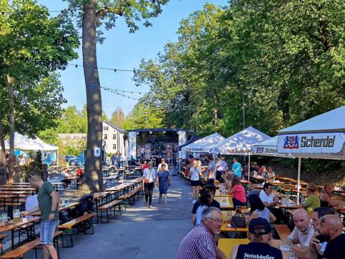 Hofer Volksfest 2022 Nachmittag mit Play again Sam light 5.8.22 – Foto 53