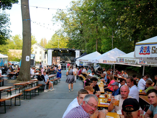 Hofer Volksfest 2022 Nachmittag mit Play again Sam light 5.8.22 – Foto 75