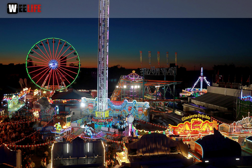 Hofer Volksfest 2022  von Oben bei Nacht 6.8.22