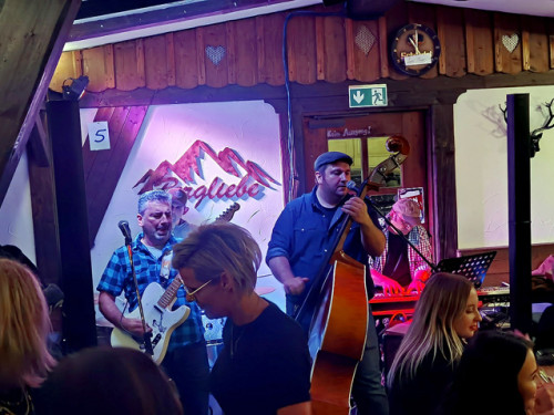 Gery and the Johnboys 19.11.22 Ski Hütte – Foto 3