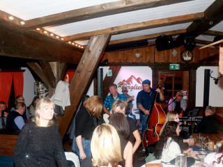 Foto 254336 im Album