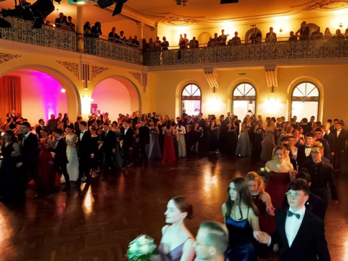 Abschlussball TS Swing Schiller Gymnasium Waldorfschule Wirtschaftsschule mit Pinacolada – Foto 2
