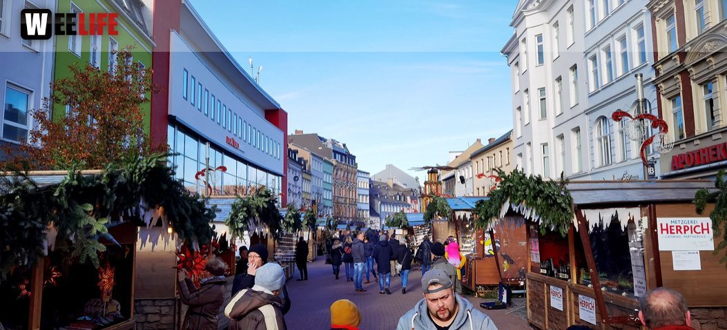 Hofer Weihnachtsmarkt mit Verkaufsofner Sontag