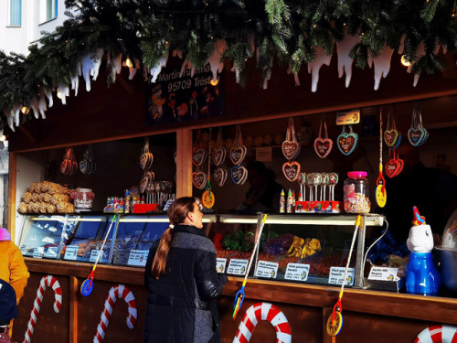 Hofer Weihnachtsmarkt mit Verkaufsofner Sontag – Foto 5