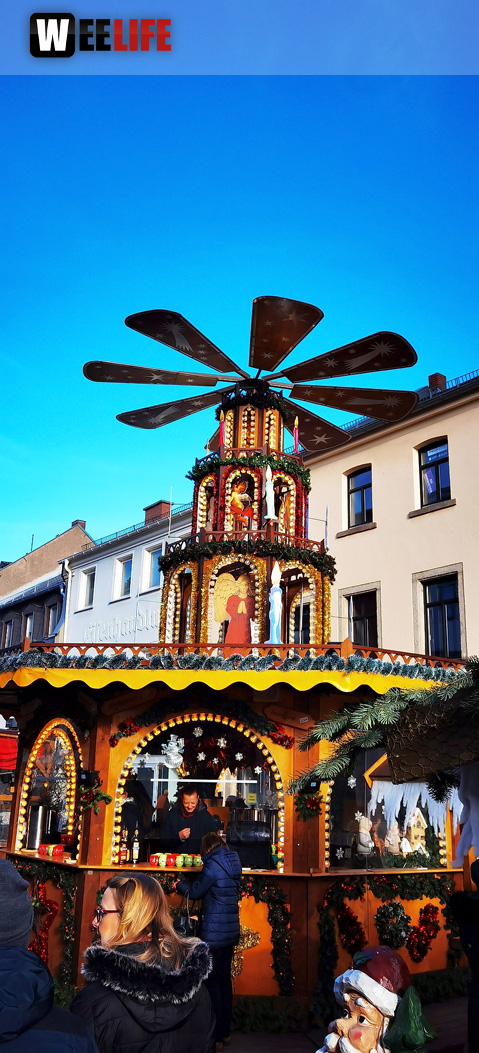 Hofer Weihnachtsmarkt mit Verkaufsofner Sontag