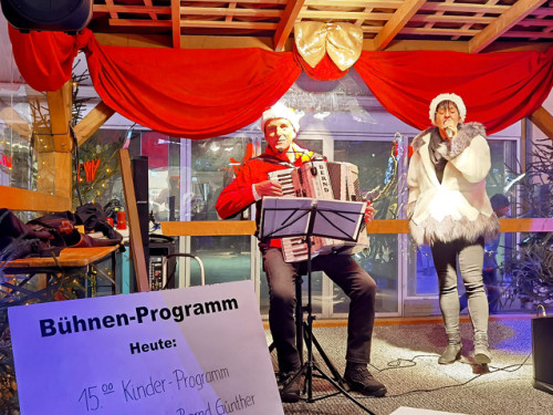 Weihnachtsmarkt Hof mit Bine und Günther 1.12.22 – Foto 6