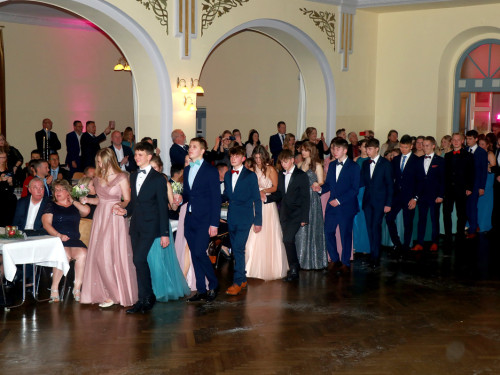 Abschlussball Gymnasium Münchberg TS Swing 3.12.22 – Foto 12